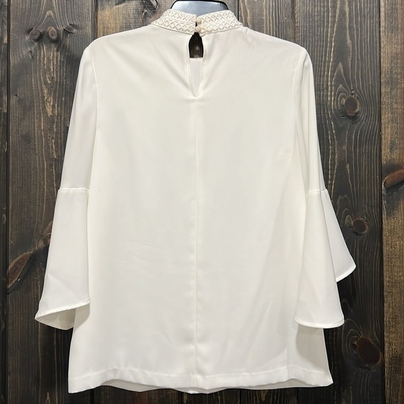 Anna Cate Riley Top M Blouse White Open Slits Mock Neck Embroidered Flare Sleeve - Picture 5 of 10